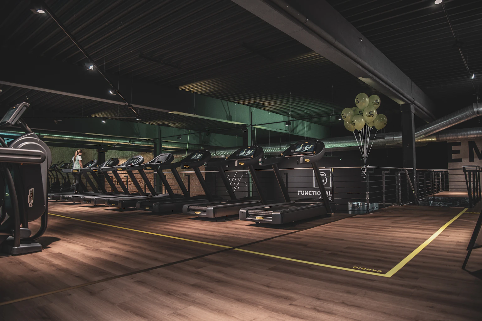 Modern gym interior with no members — representing the permanent attendance decline