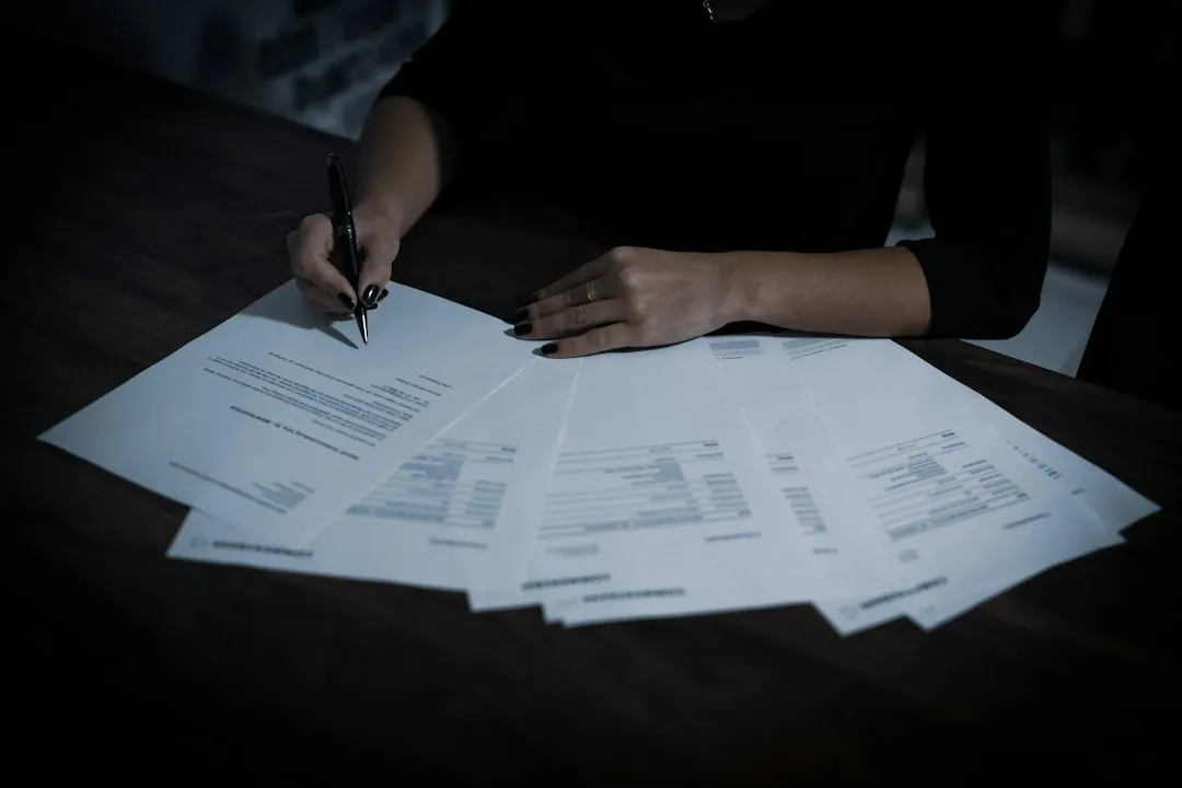 Franchise Disclosure Document pages showing Item 7 investment requirements